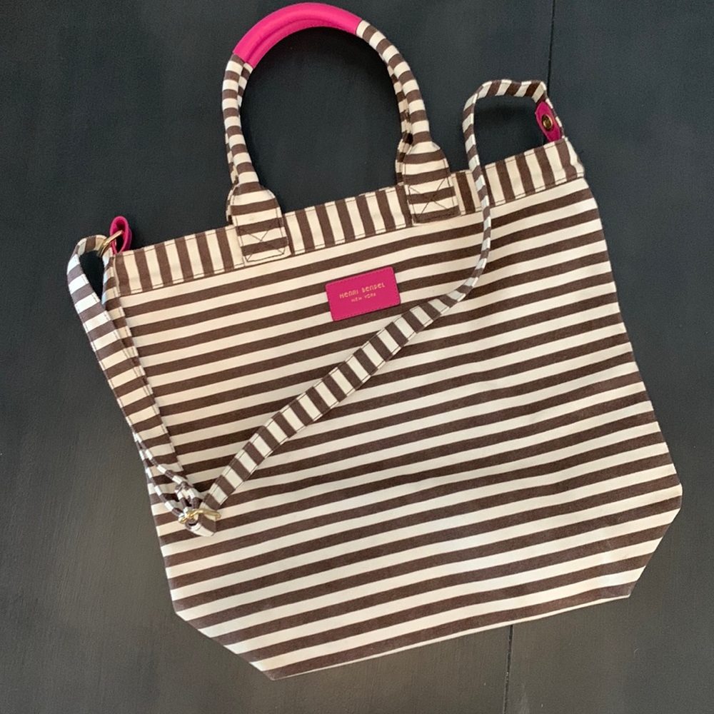 Henri bendel magazine tote pink